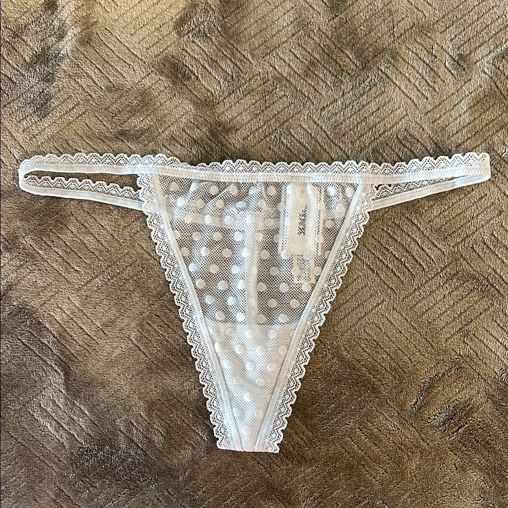 PINK Victoria’s Secret NWT Thong Panty NWT Medium